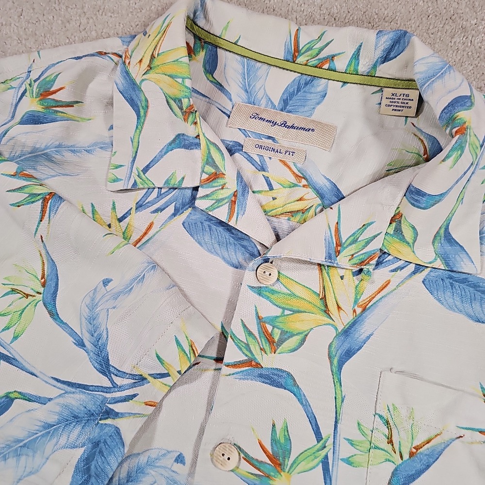 Tommy Bahama Silk Shirt Mens M Cream Blue Bird of Paradise‎ Floral Camp Colorful
